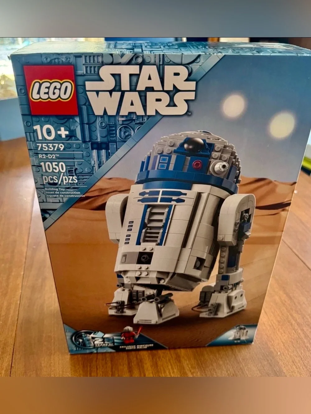 LEGO Star Wars R2-D2 75379 25th Anniversary Set w/ Darth Malak Minifigure
